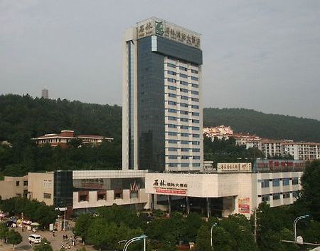 Stone Forest International Hotel Qujing Exteriör bild